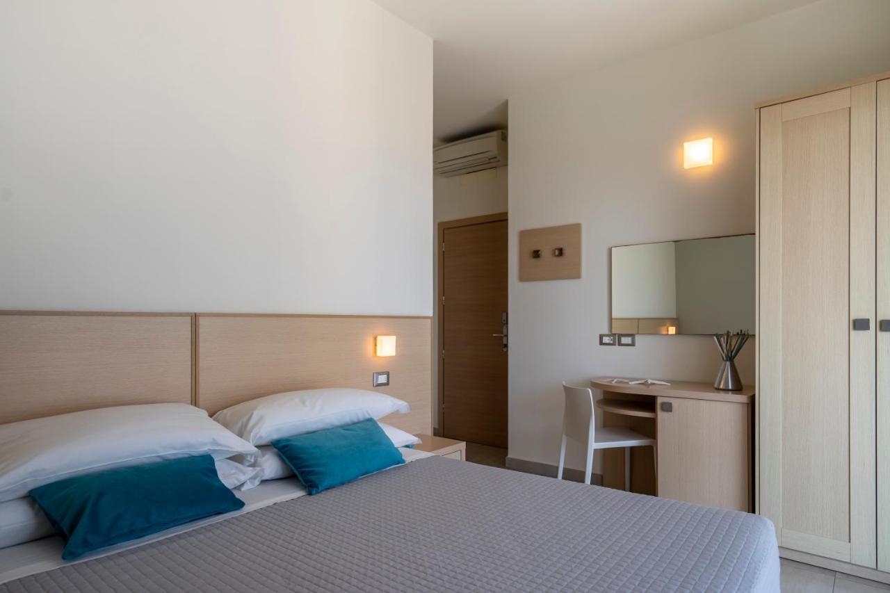 Hotel Constellation Rimini Exterior foto