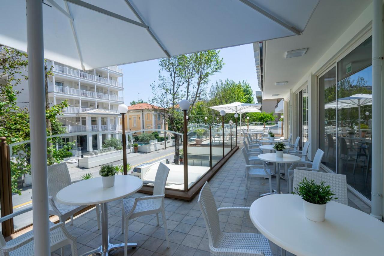 Hotel Constellation Rimini Exterior foto