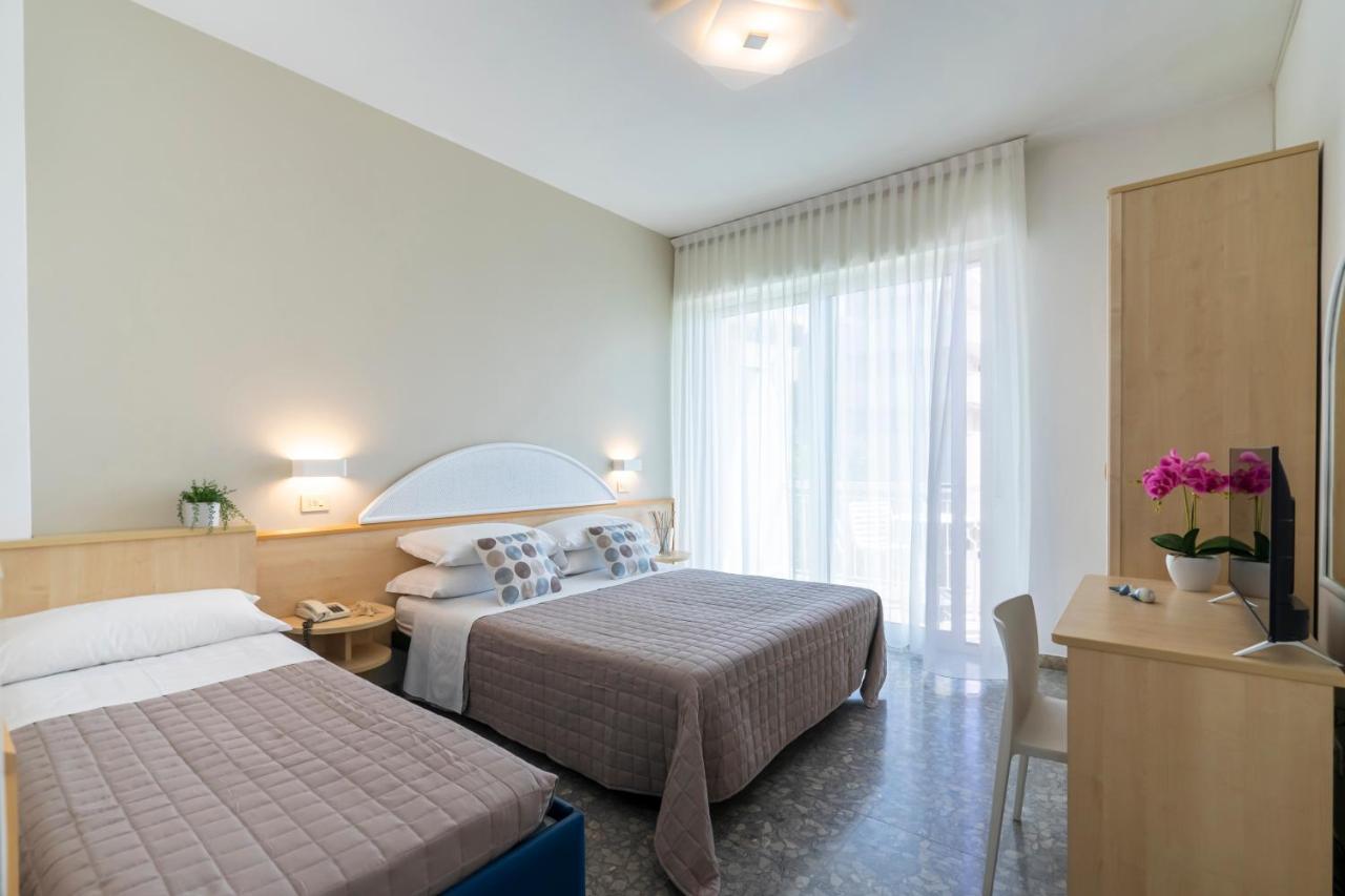 Hotel Constellation Rimini Exterior foto