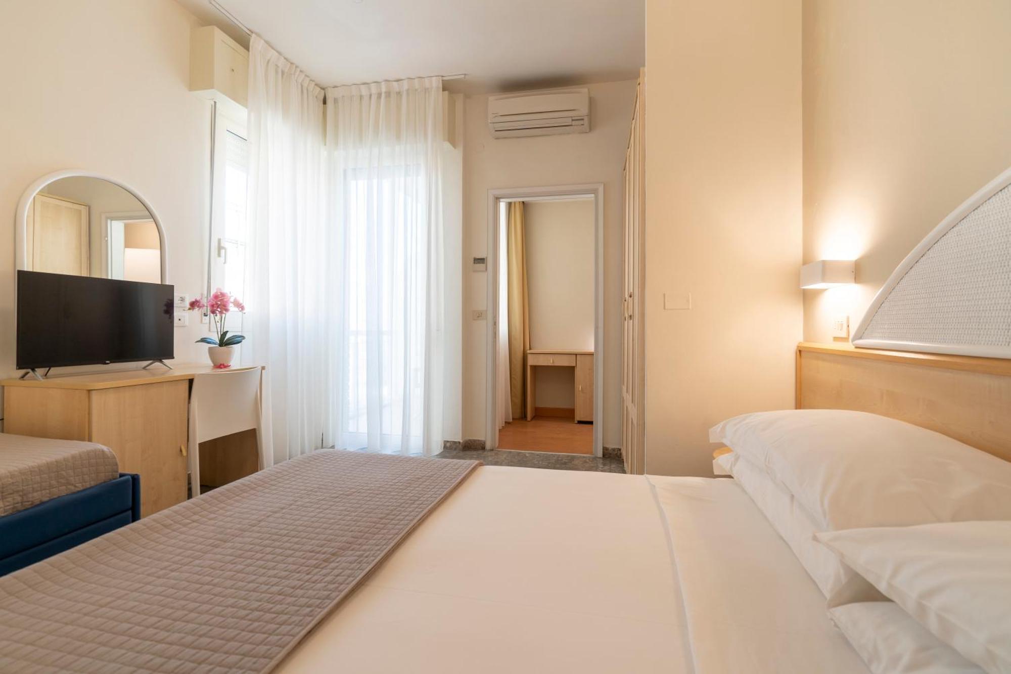Hotel Constellation Rimini Exterior foto