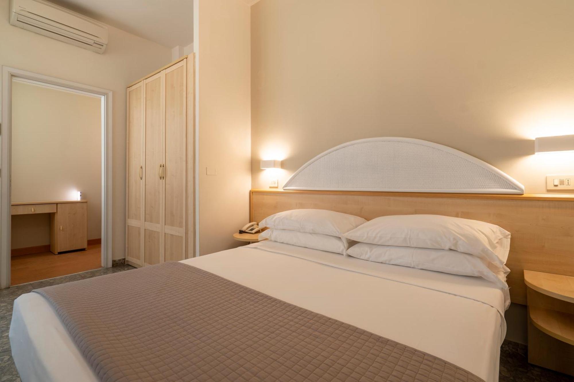 Hotel Constellation Rimini Exterior foto