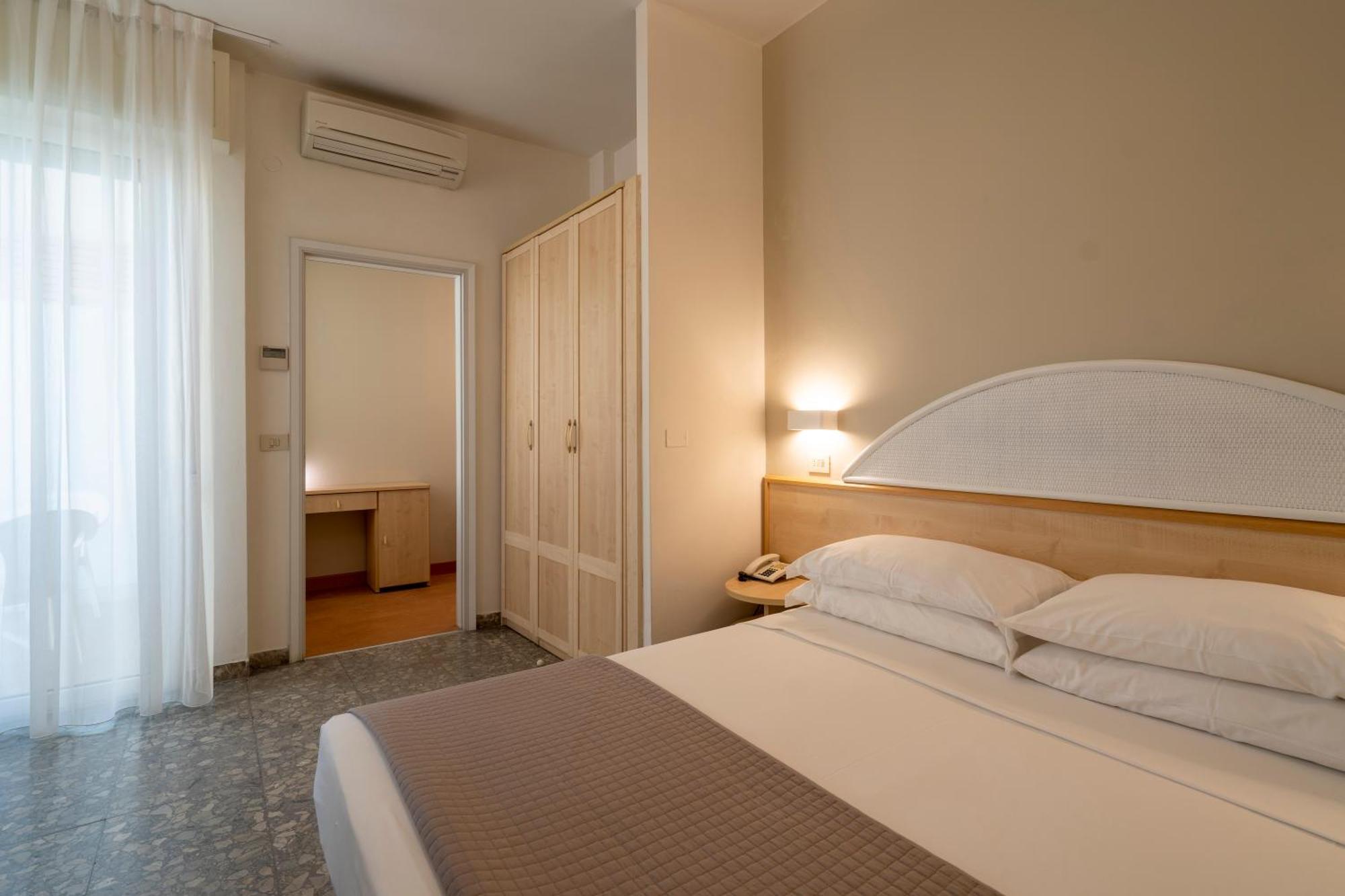 Hotel Constellation Rimini Exterior foto